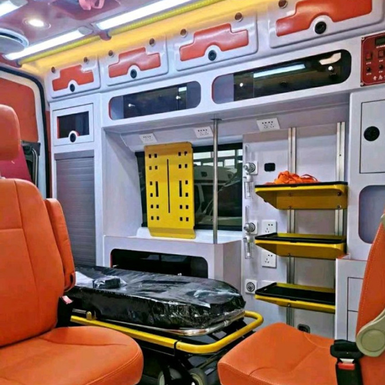 淇滨长途救护车护送病人租赁价格